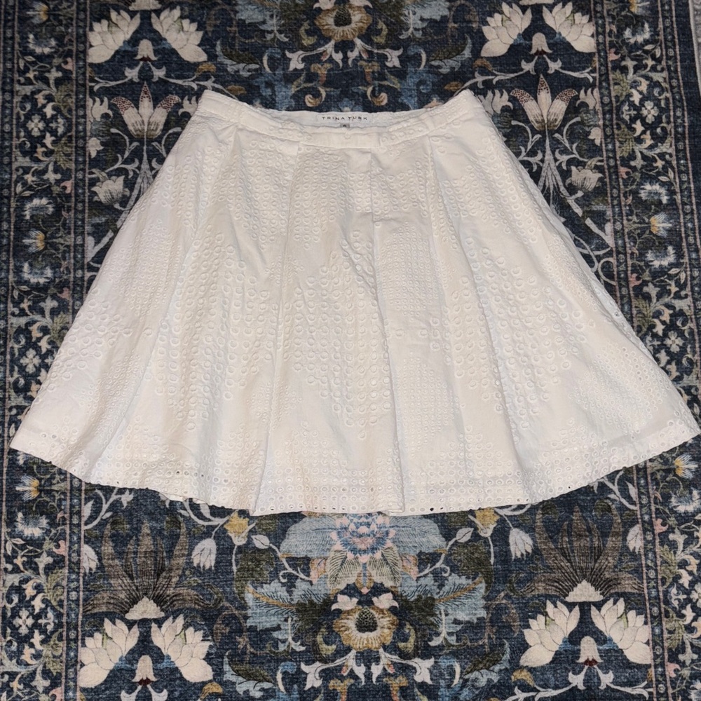 Trina Trunk Elegant White Eyelet Skirt size 6